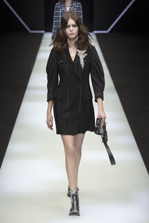 Emporio Armani Fall 2018 Ready-to-Wear , Emporio Armani осень зима 2018 , Fashion show , неделя моды в Милане , MFW , Mainstyles